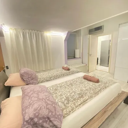 Center Perfect Location 아파트
